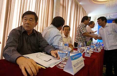 Hội nghị Ban Chấp hành VFF: Giữ được ghế thì… má đã sưng