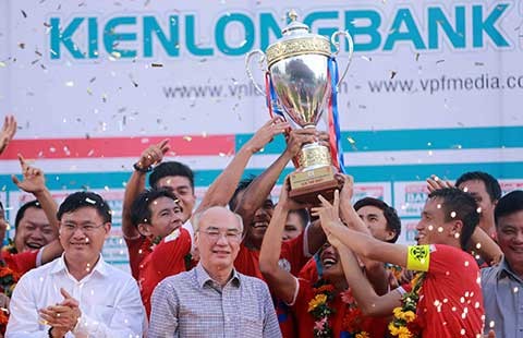 CLB TP.HCM lên hạng: Lên hạng khó, giữ hạng càng khó hơn