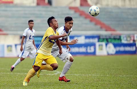 Giải bóng đá U-17: Đồng Tháp ngược dòng hạ Hà Nội T&T vào chung kết