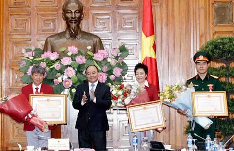 Thủ tướng trao huân chương Lao động hạng Nhất cho VĐV Hoàng Xuân Vinh