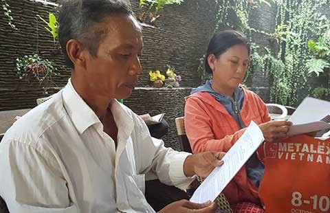 Hai nông dân bị truy tố tội... nhận hối lộ!