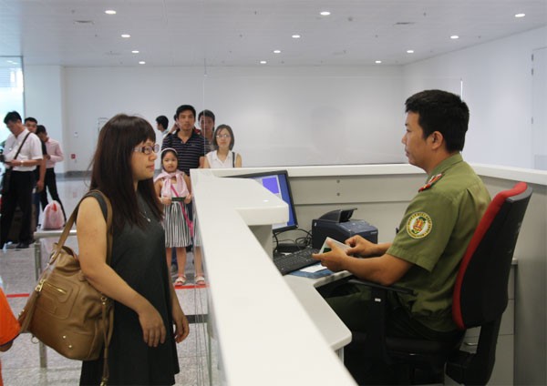 Sáng mai Giao lưu trực tuyến: ‘Tiền, vàng và các lưu ý khi xuất, nhập cảnh’