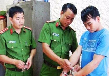 Chạy chức phó hiệu trưởng chiếm đoạt tiền tỉ