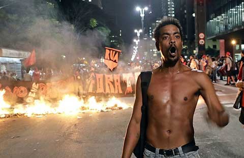 Biểu tình ở Brazil ủng hộ tổng thống bị phế truất