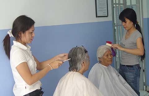 Người già muốn được dưỡng lão tại nhà