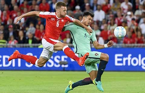 Vòng loại World Cup 2018: Tân vô địch Euro nhận thất bại