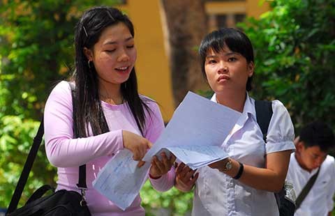 Đổi mới thi THPT: Quá cập rập!
