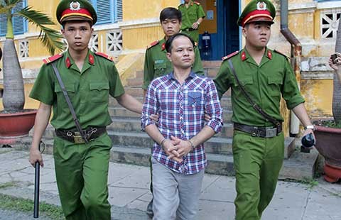 Vụ ‘chai nước có ruồi’: Y án 7 năm tù