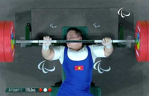 Paralympic 2016: Nguyễn Bình An 3 lần nâng tạ không được trọng tài công nhận