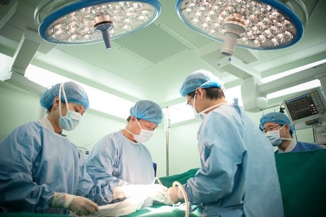 Bộ trưởng Bộ Y tế: ‘Giám đốc bệnh viện là tiến sĩ để làm gì?’