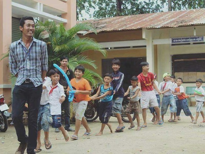 Phía sau những khuôn hình xăm trổ...