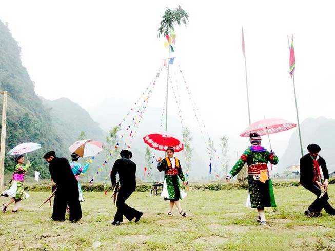 Các dân tộc vùng Tây Bắc mở hội