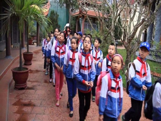 Phụ huynh bức xúc vì con bị học ở quán cà phê