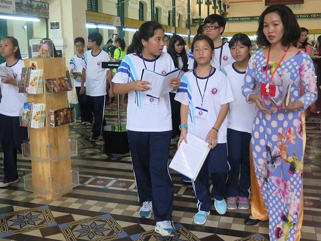 Khi học sinh lớp 8 làm hướng dẫn viên du lịch