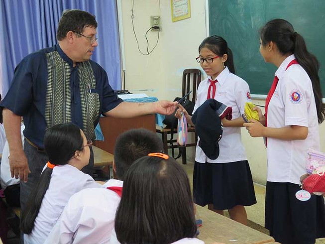 Cân nhắc khi chọn học ngoại ngữ bắt buộc