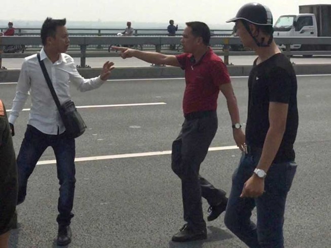 Cần dũng cảm thu hồi cú ‘gạt tay trúng má’