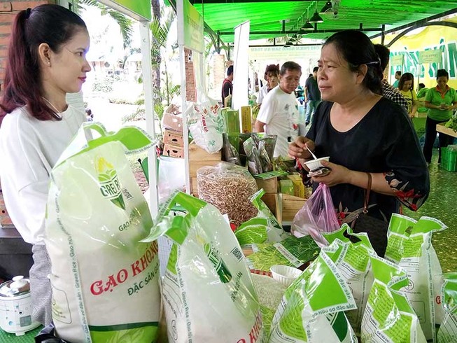Nhiều lô hàng gạo Việt bị trả về: Khắc phục ra sao?