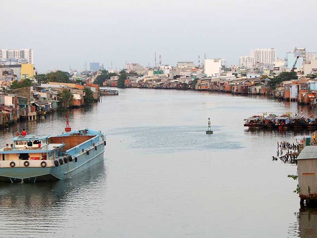 Thống kê, kiểm đếm để di dời nhà trên kênh Đôi-kênh Tẻ