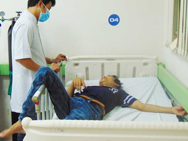 Bác sĩ kêu khổ vì ma túy, hàng đá