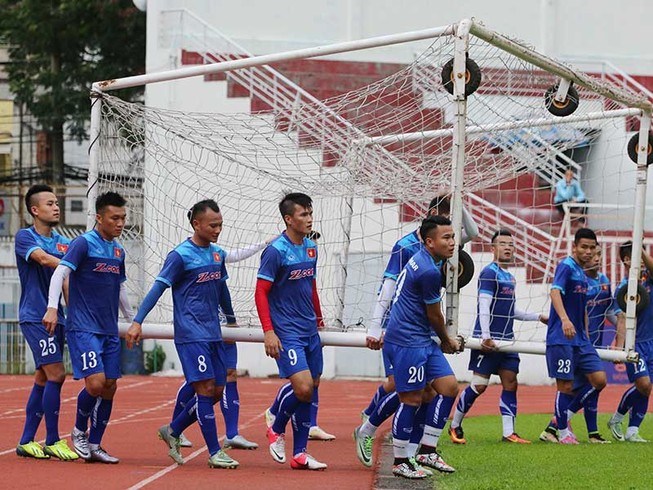 Đội tuyển Việt Nam gặp khó tại mưa!