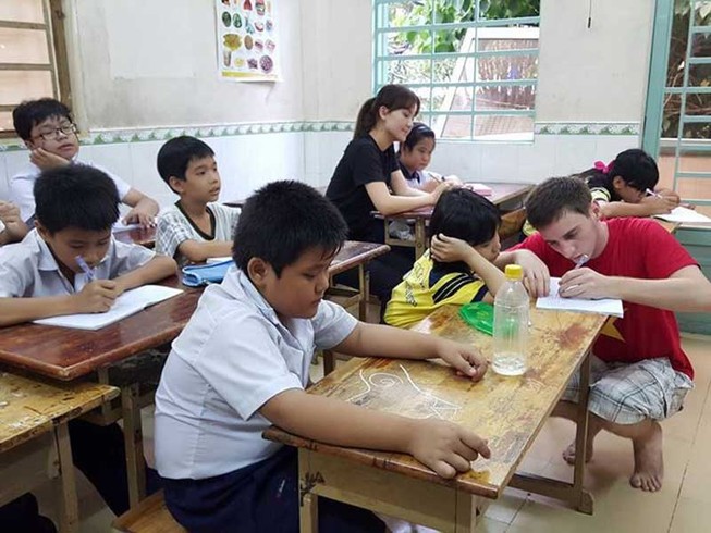 Giành giật những đứa trẻ từ xóm tệ nạn