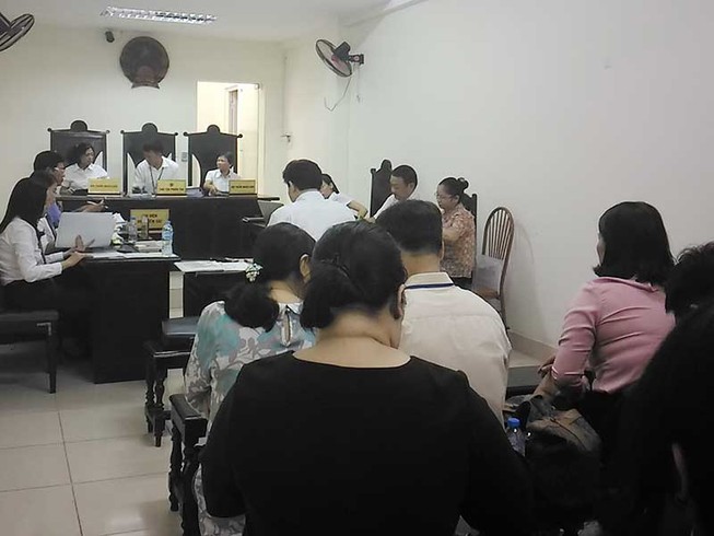 Kiện bộ trưởng GD&ĐT vì bị thu hồi bằng tiến sĩ