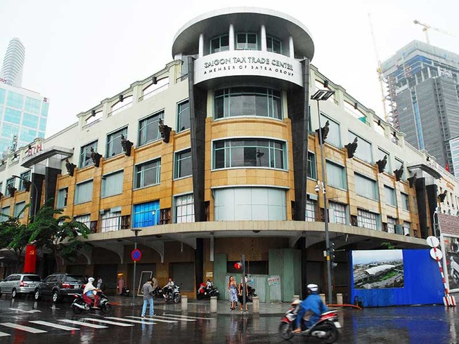 Hôm nay, tháo dỡ thương xá Tax