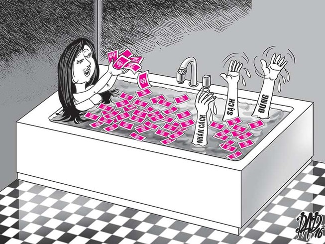 Tắm tiền, đốt trường... nhiều trò điên câu like