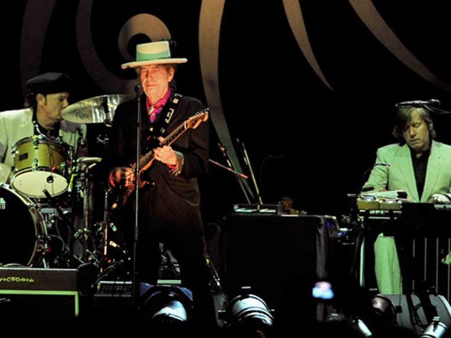 Ca sĩ Bob Dylan đoạt Nobel văn học