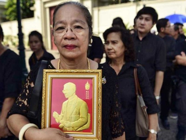 Thái Lan chưa từng trống ngôi vua