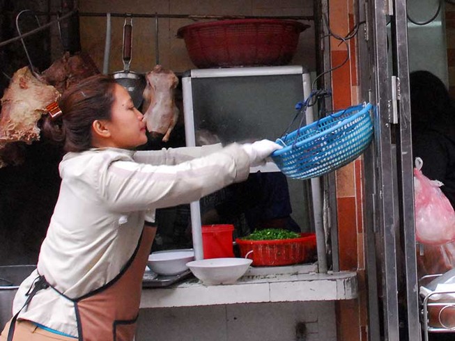 Hà Nội: Thức ăn đường phố phải an toàn