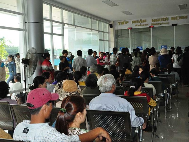 Dân quay lưng với BHYT, vì sao?