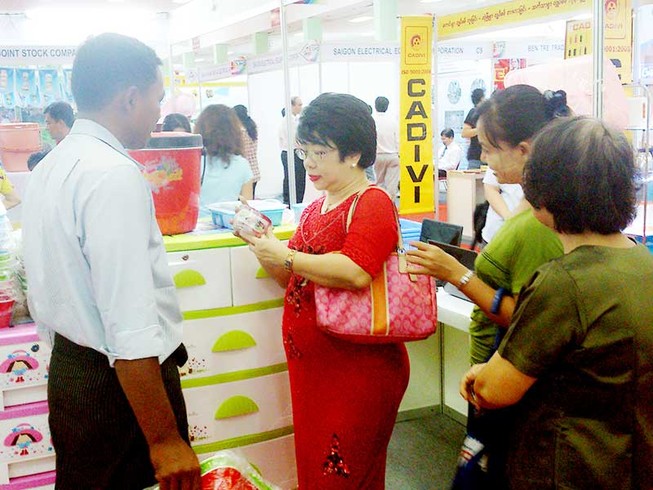 Hàng Việt mới ra ao làng đã ‘chết đuối’