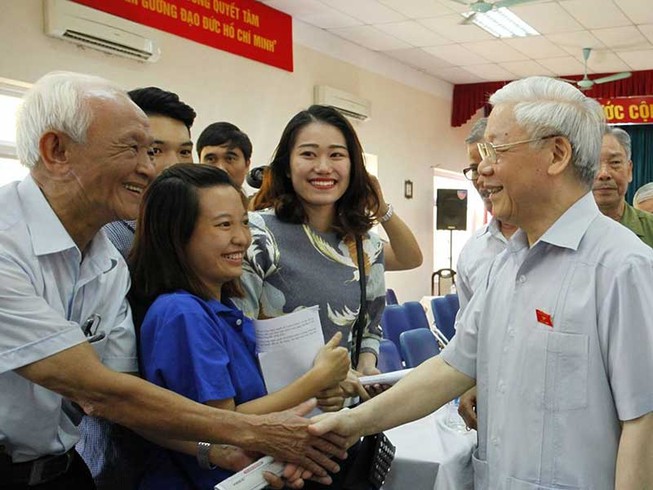 Dẹp nạn ‘hy sinh đời bố củng cố đời con’