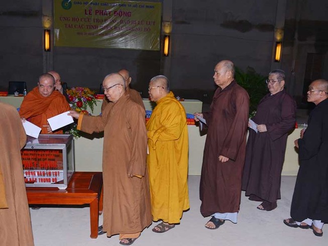 TP.HCM ủng hộ trên 23 tỉ đồng cho vùng lũ