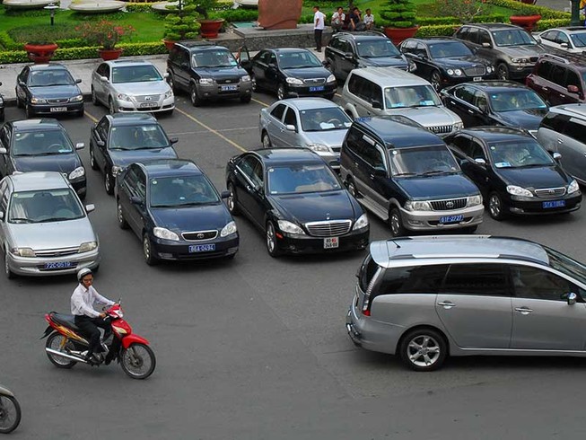 Hằng tháng phải báo cáo về khoán xe công