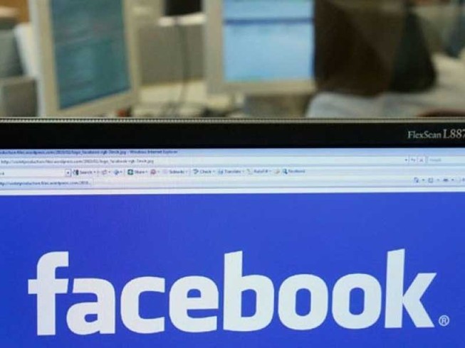 Xem Facebook biết tỉnh hay điên