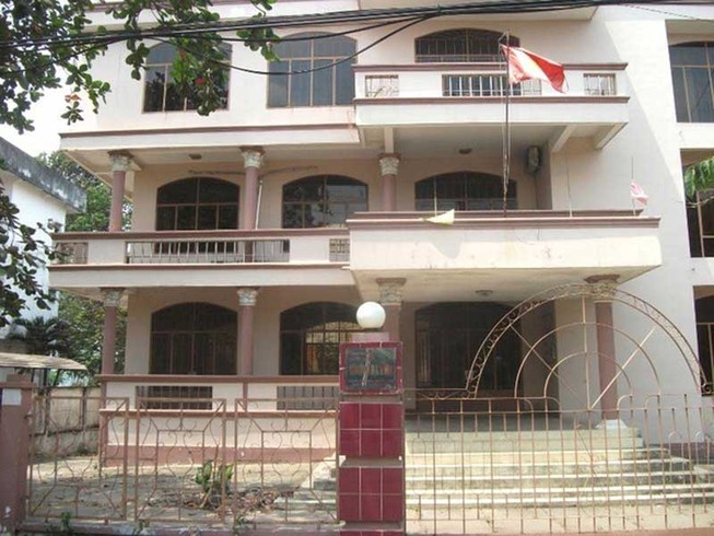 Trụ sở công: Thà bỏ hoang chứ không nhả