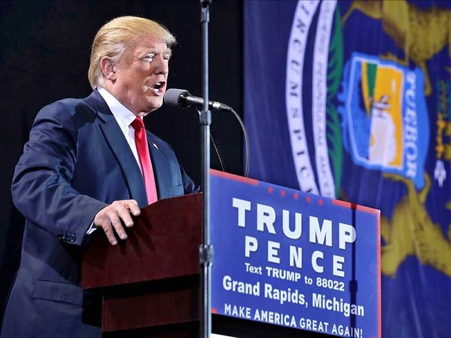 Ông Trump hù dọa bà Clinton sẽ bị xử hình sự