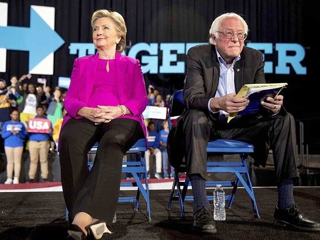 Bà Clinton đang hơn ông Trump gần 80 phiếu đại cử tri
