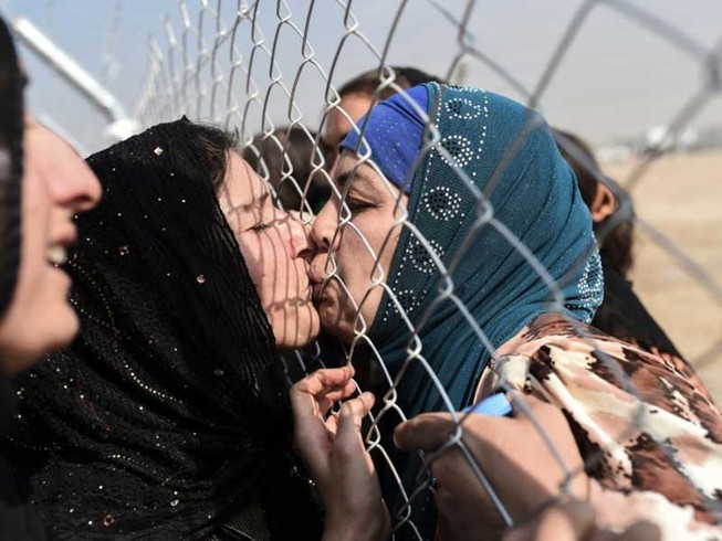 Nụ hôn ngày đoàn tụ trong chiến dịch Mosul