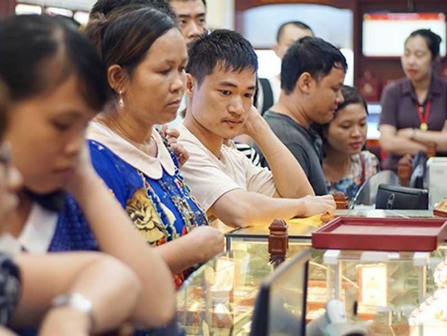 Vàng quay đầu giảm, nhiều người nhận ‘trái đắng’
