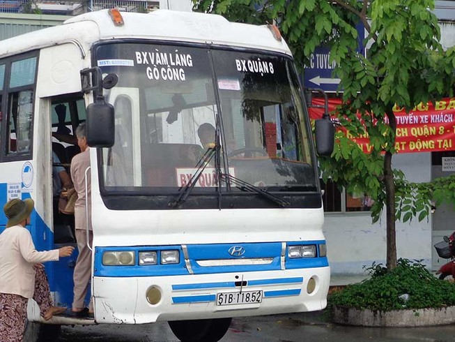Nhà xe liên tỉnh khốn khổ vì ông chủ tịch HTX