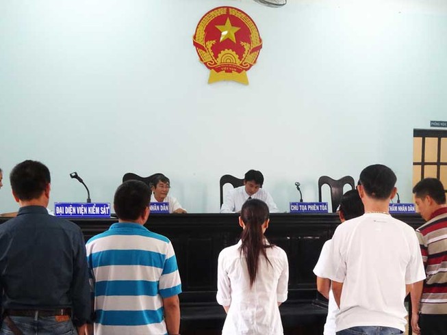 Khi viện trưởng là cột chèo với bị hại