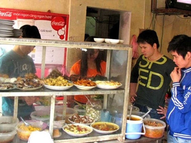 Lòng nhân hậu từ những quán cơm bụi