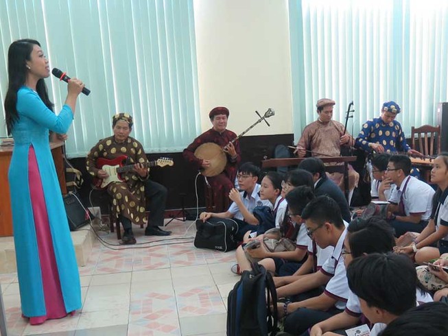 Hơn cả những bài học từ trang sách