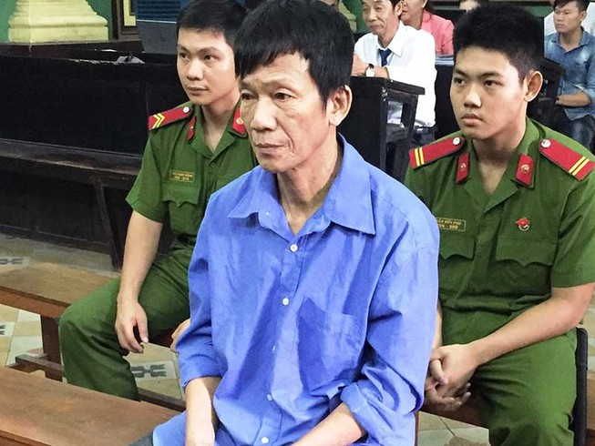 Cha vợ chém con rể: Tòa yêu cầu điều tra tội nặng hơn