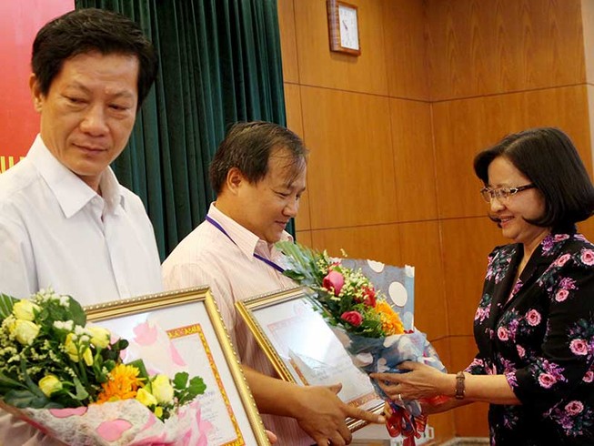 Đọc báo Đảng là cần thiết trong tình hình mới