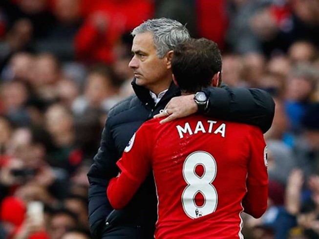 Những kẻ cứu rỗi thành Manchester