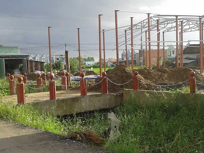 Chủ tịch xã bị kiểm điểm vì chợ không phép